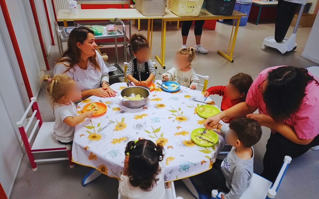 À LA CRÈCHE, LA SEMAINE DU GOÛT ÉVEILLE TOUS LES SENS !